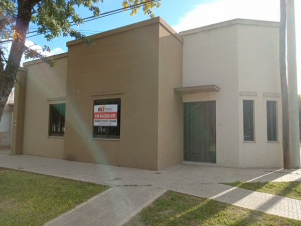 Bv. Roque Saenz Peña N°2704 esquina Italia, San Justo, Santa Fe, Propiedad: 594