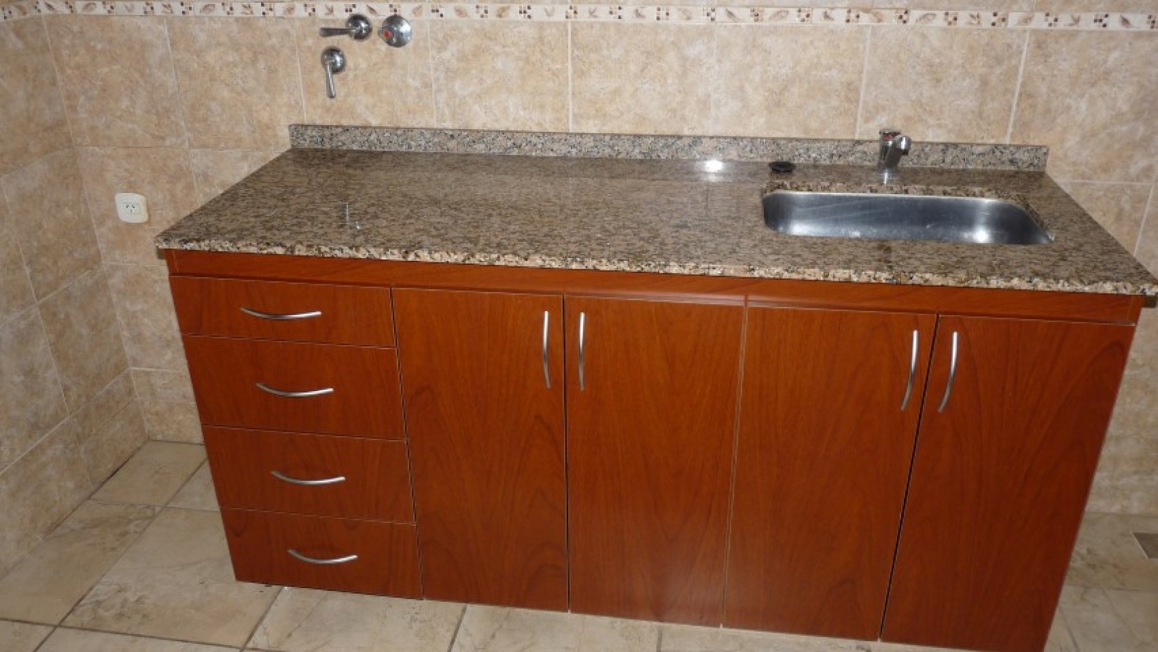 9 de Julio No2451, Primer Piso, Departamento No4 San Justo, Provincia de Santa Fe, Prop. 280