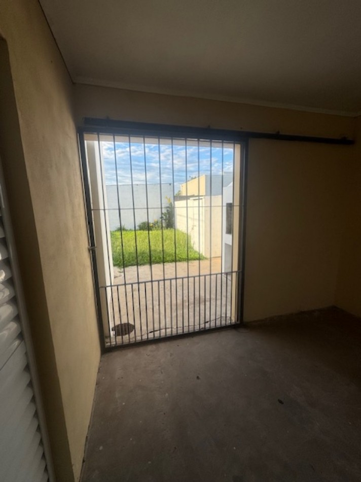 Hipolito Irigoyen N°3076, entre calle N°60 y Maximo Comeron, B° Pedrazzoli, de la ciudad de San Justo, Pcia. de Santa Fe, C.P. 3040