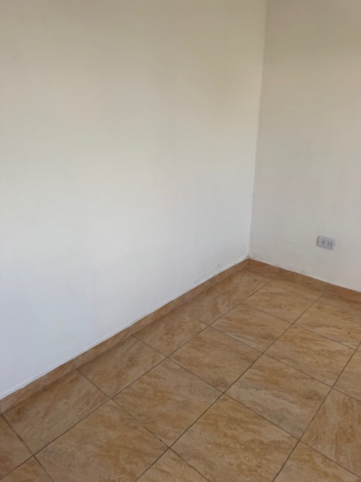 Hipolito Irigoyen N°3076, entre calle N°60 y Maximo Comeron, B° Pedrazzoli, de la ciudad de San Justo, Pcia. de Santa Fe, C.P. 3040