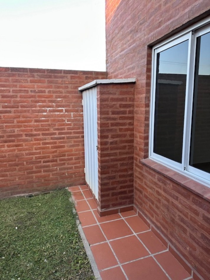 Bv. Roque Saenz Pena N°2672 D.6, San Justo, S.F., Prop. 367 