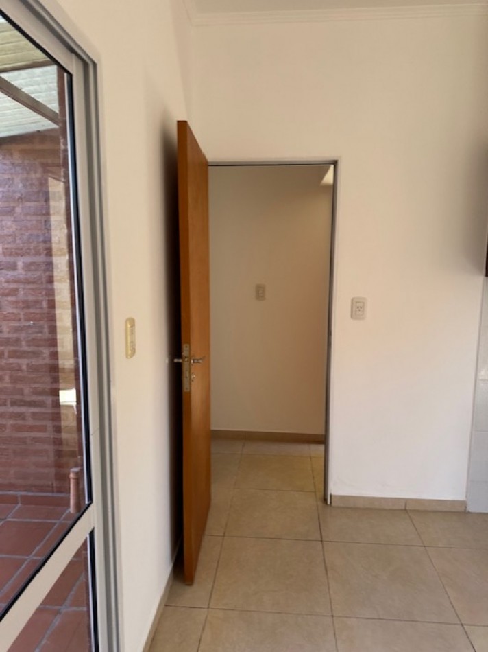 Bv. Roque Saenz Pena N°2672 D.6, San Justo, S.F., Prop. 367 